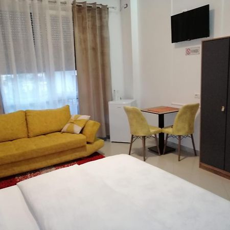 Isabel Rooms Tirana Zimmer foto