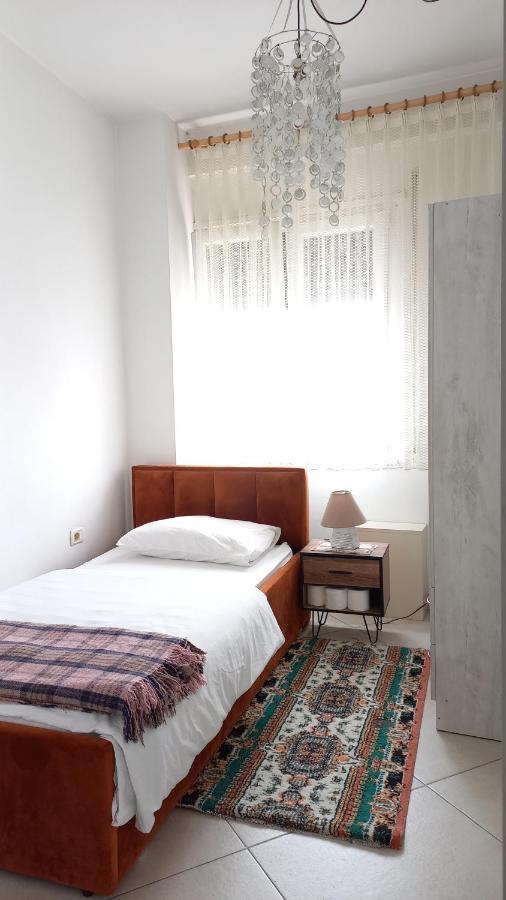 Isabel Rooms Tirana Exterior foto