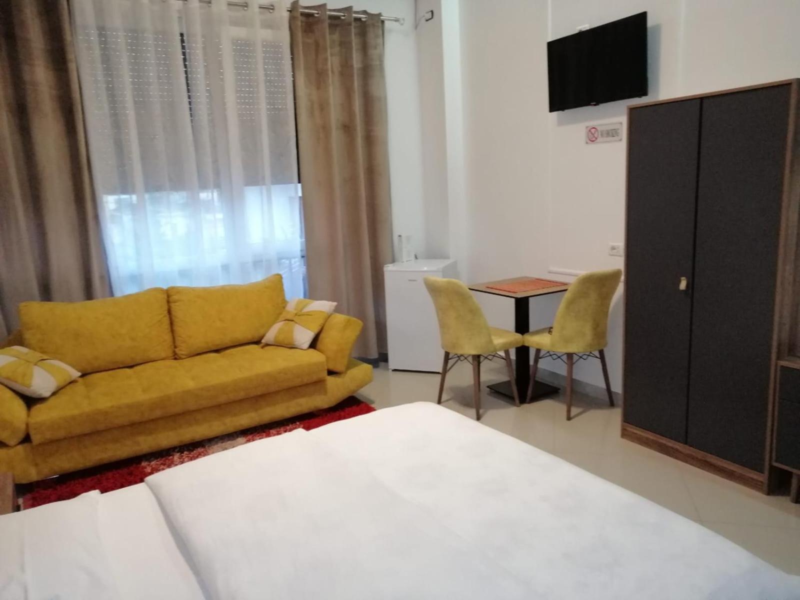 Isabel Rooms Tirana Zimmer foto